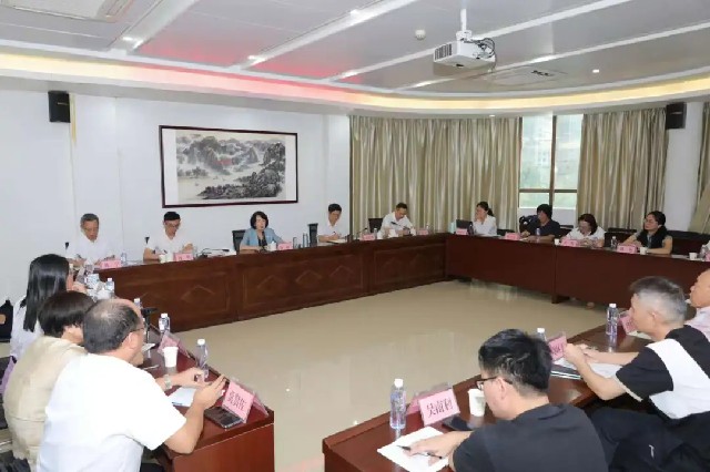 省作协调研组赴湛江调研文学工作 推动打造“心灵港湾”“文学港湾”“人才港湾”